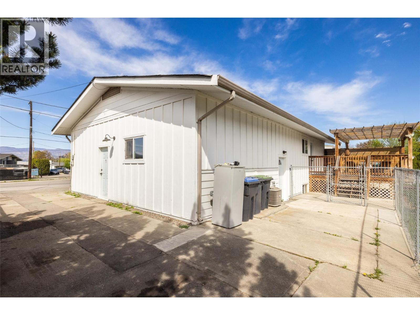  505 Hollywood Road South, Kelowna
