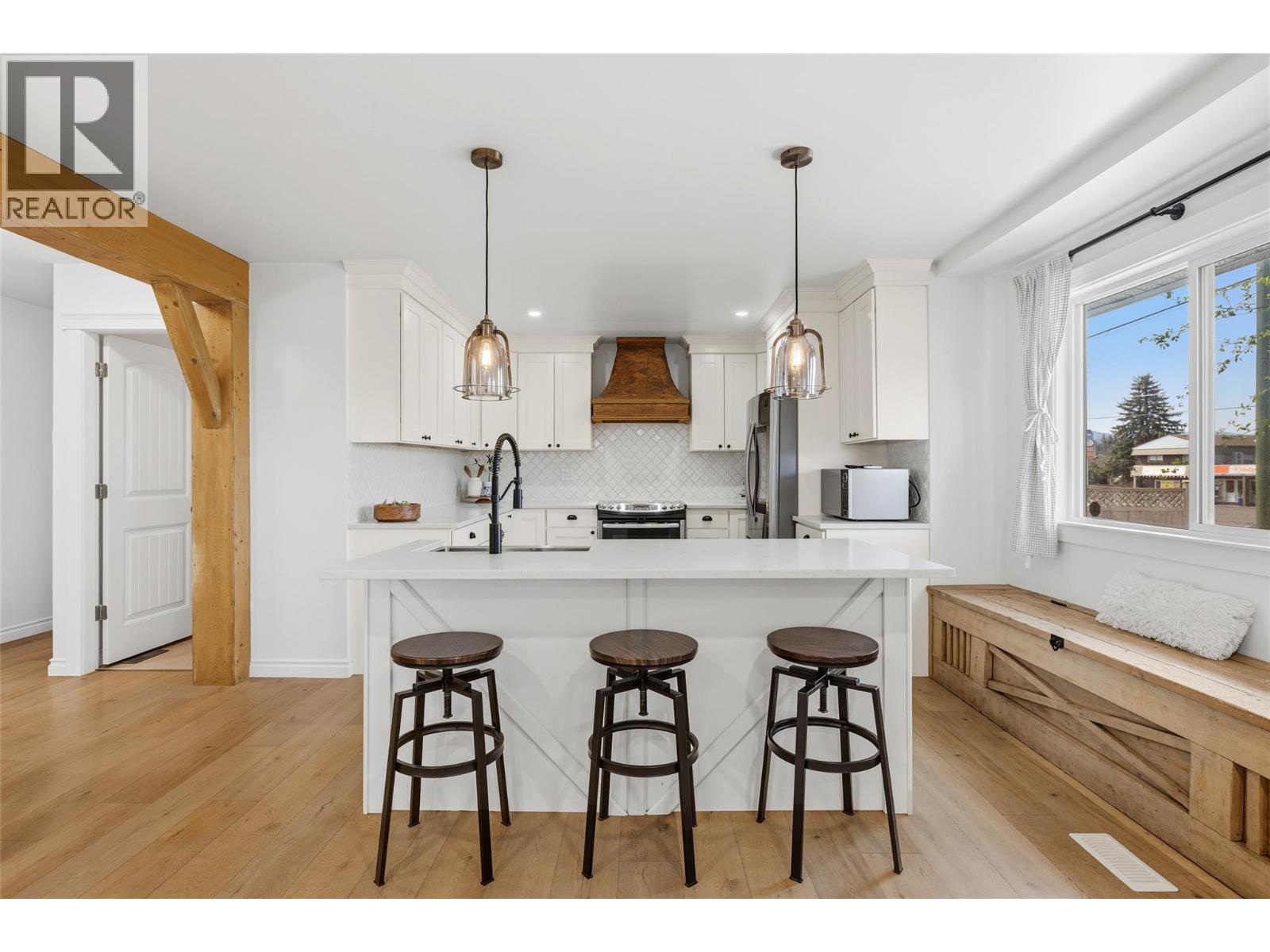  505 Hollywood Road South, Kelowna