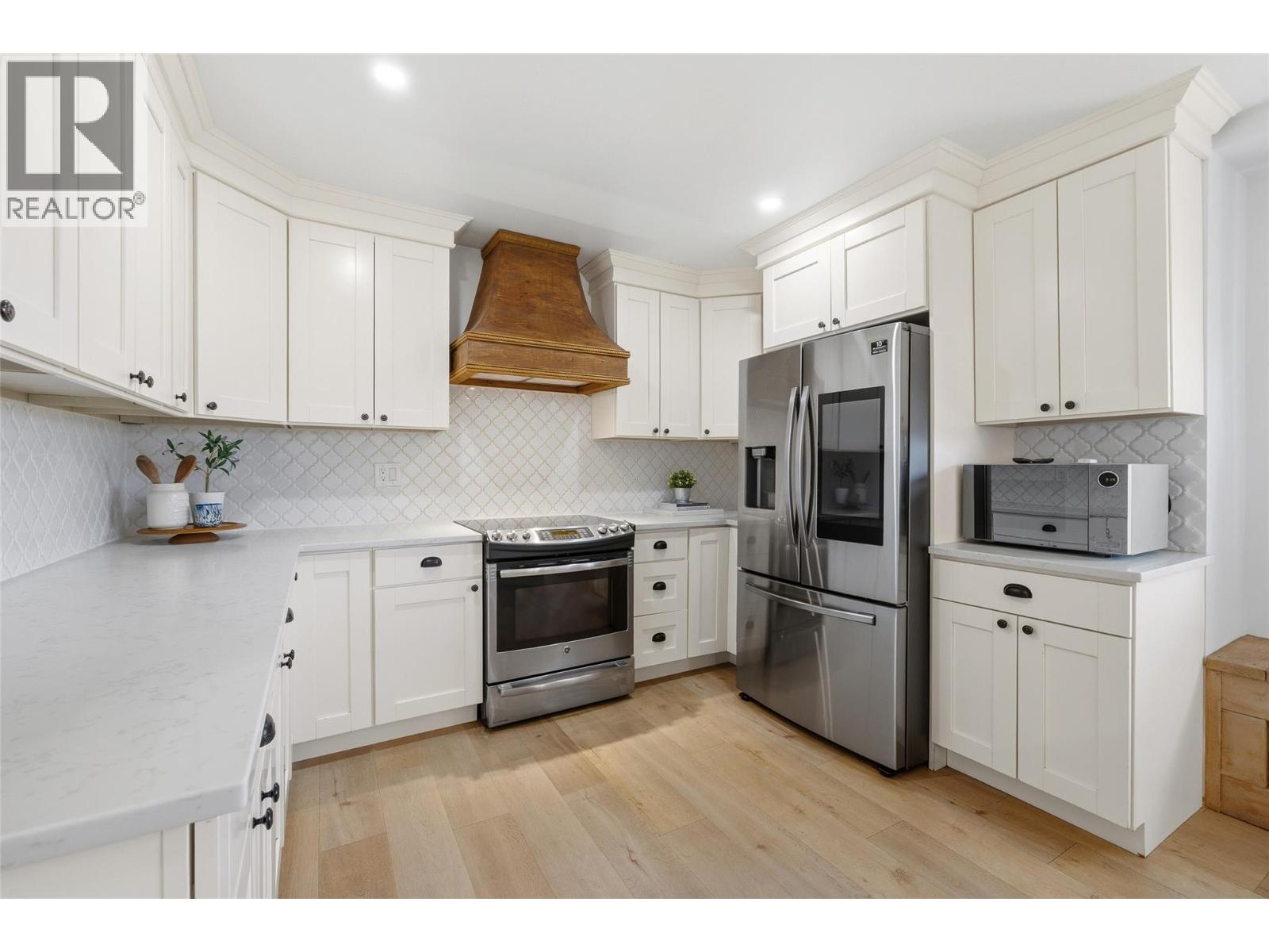  505 Hollywood Road South, Kelowna