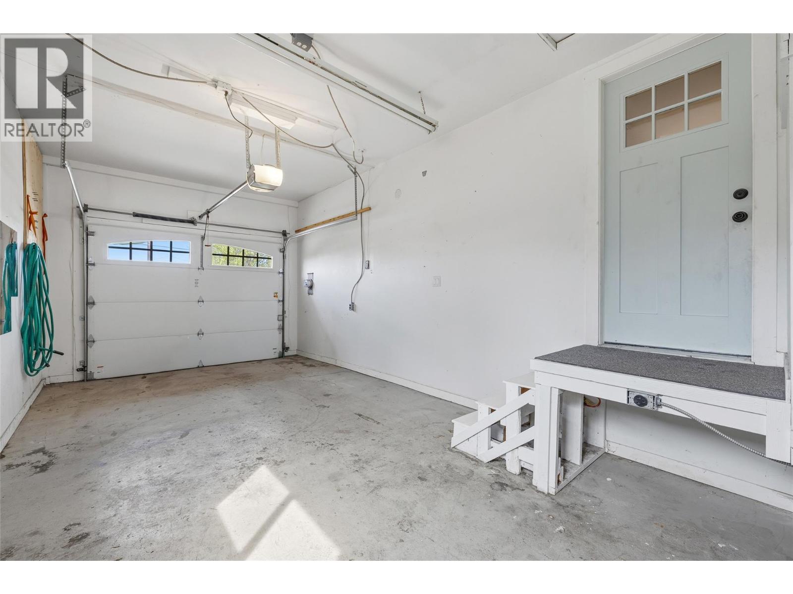  505 Hollywood Road South, Kelowna