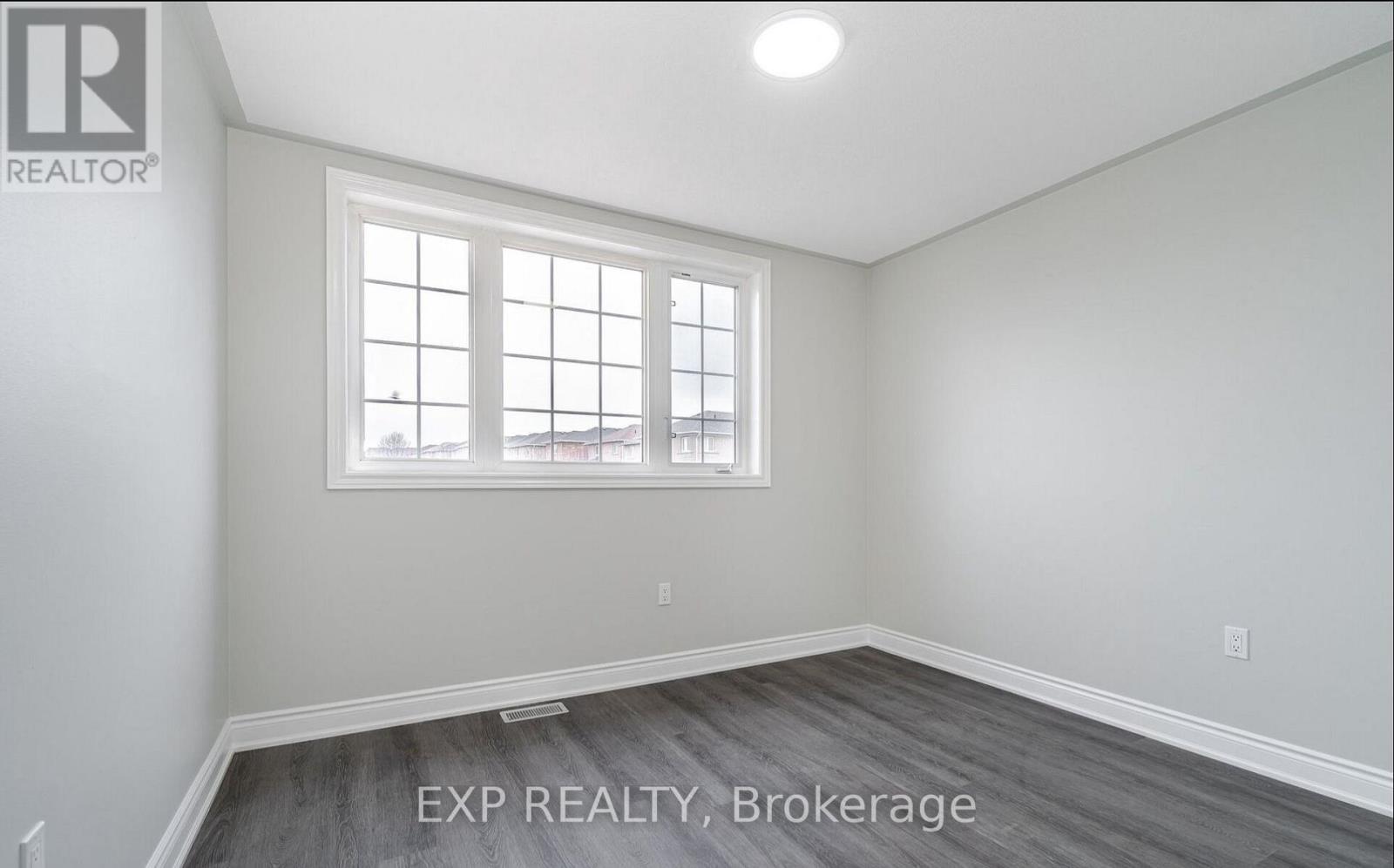 15 LYNN STREET — photo 31