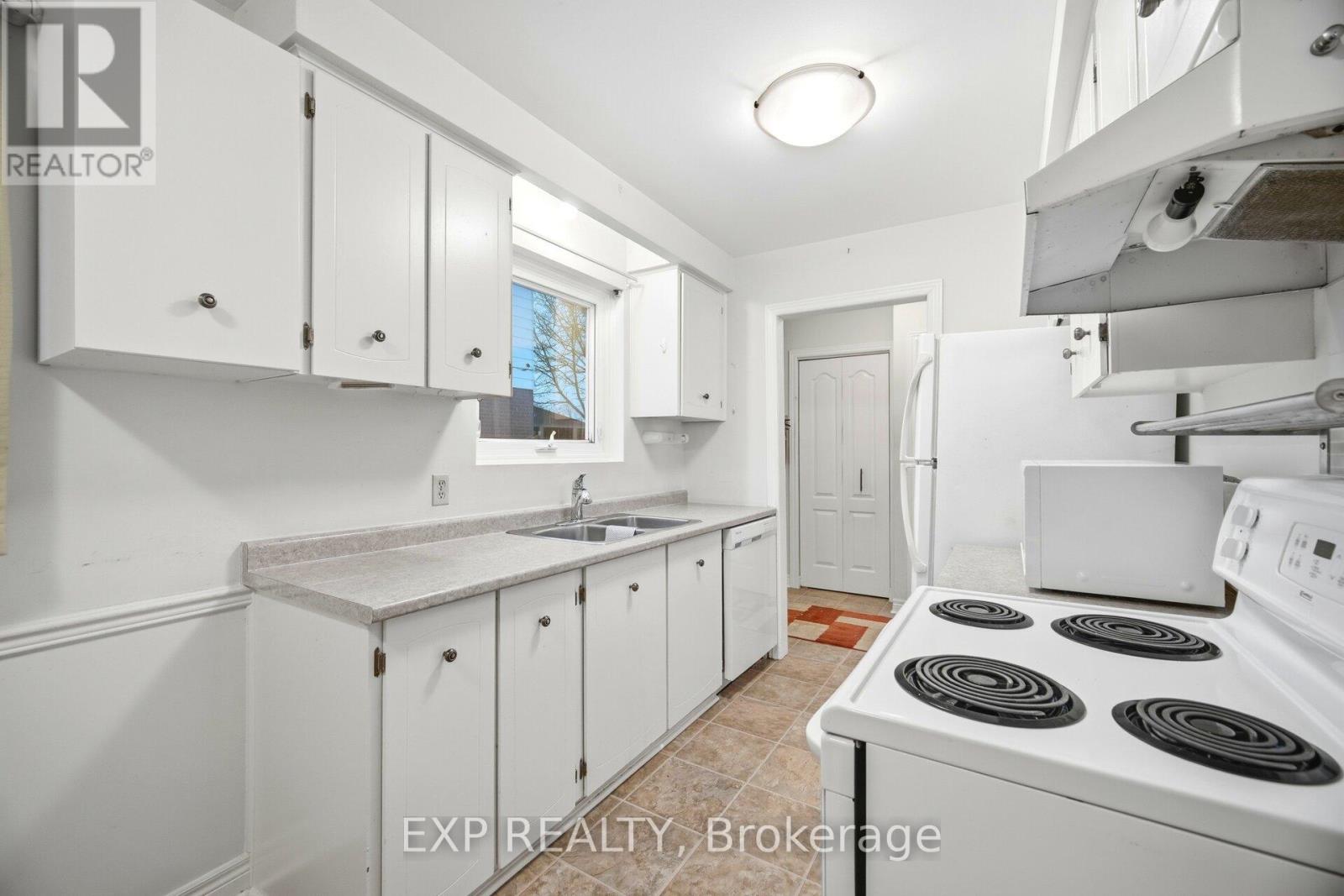 107 ARCHDEKIN DRIVE - 14