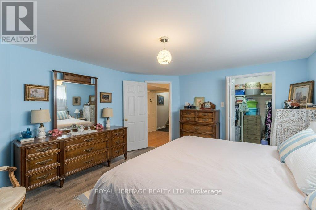 WALK-IN CLOSET AND AMPLE SPACE