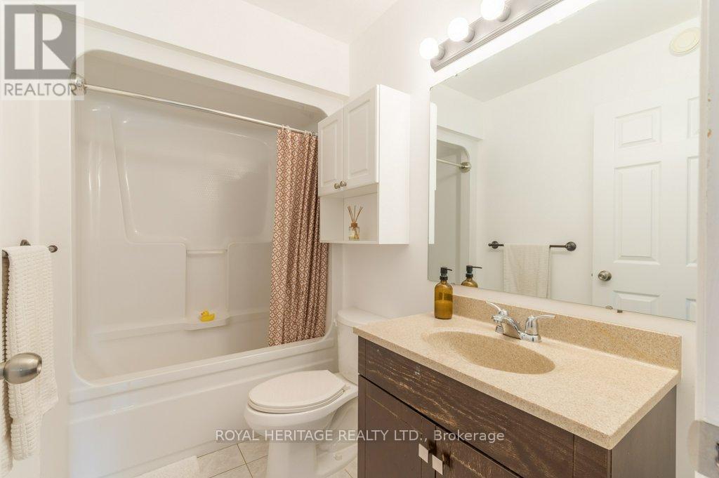 MAIN FLOOR 4-PIECE BATHROOM