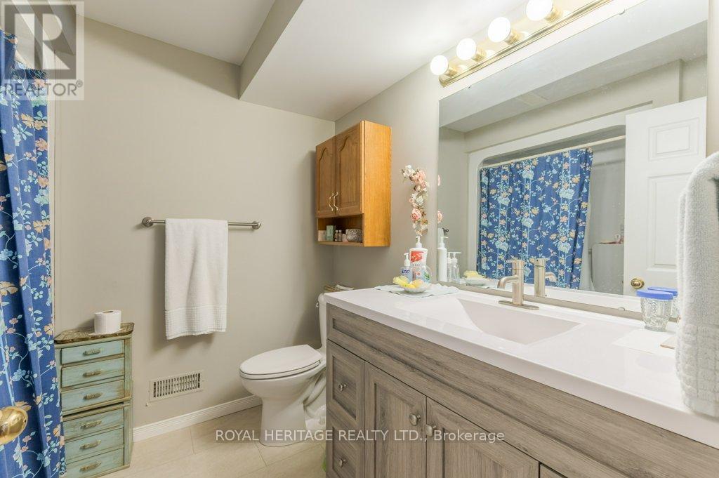 4-PIECE BATHROOM