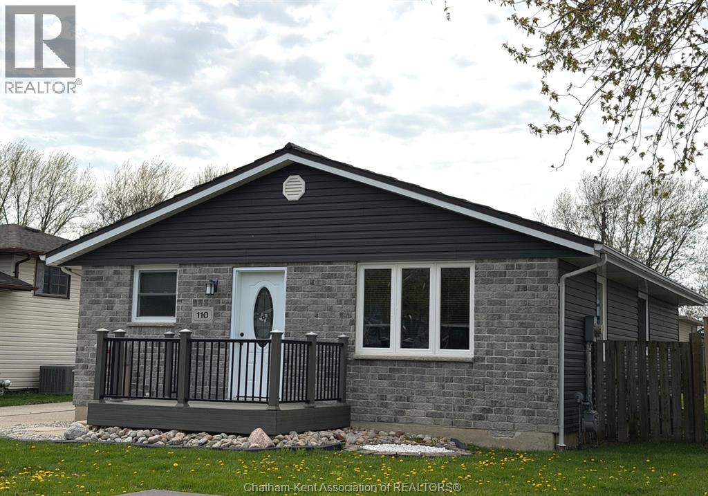 110 Highbury CRESCENT, Wallaceburg, Ontario, N8A4T7 — Photo 2