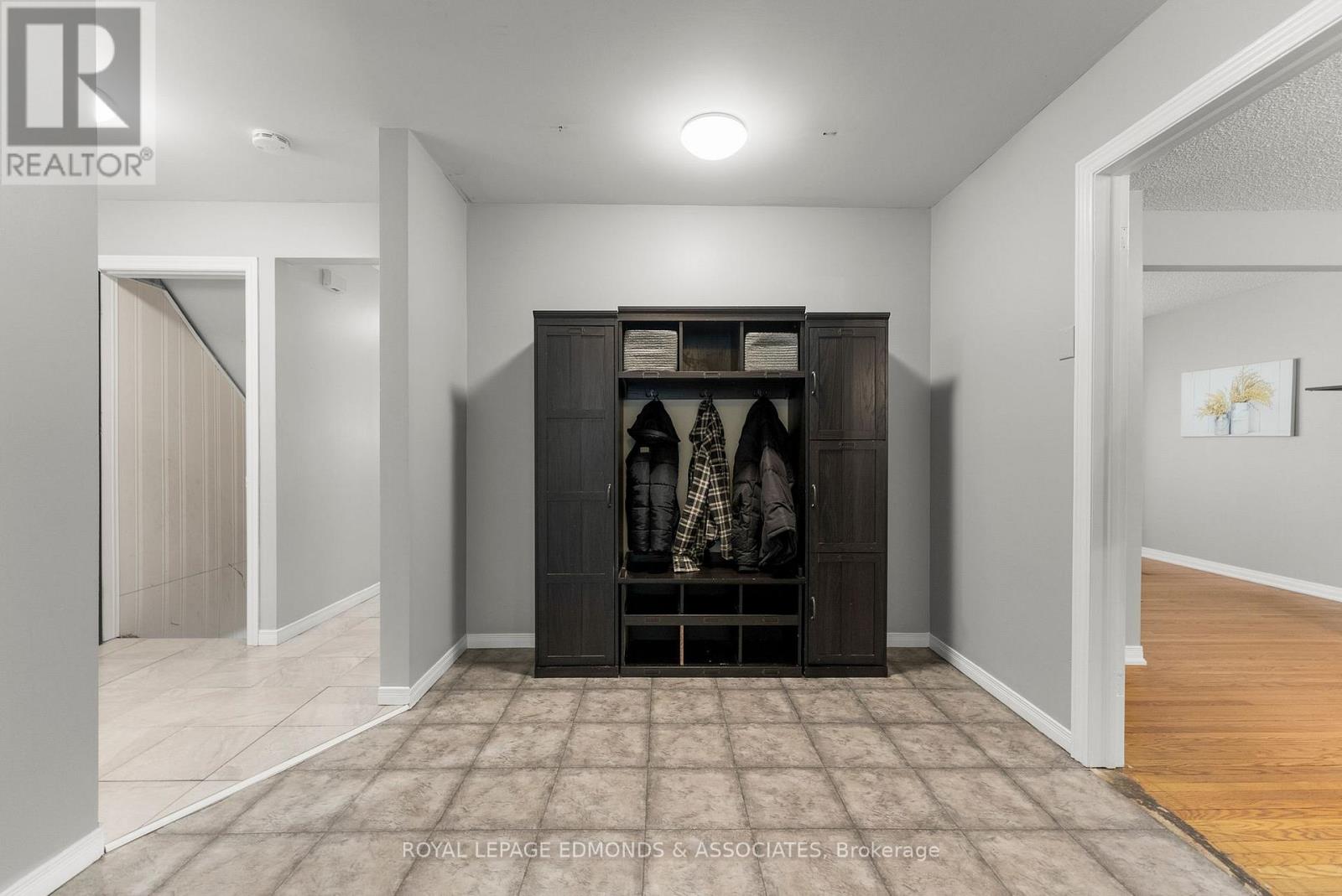 43 LISA CRESCENT — photo 17
