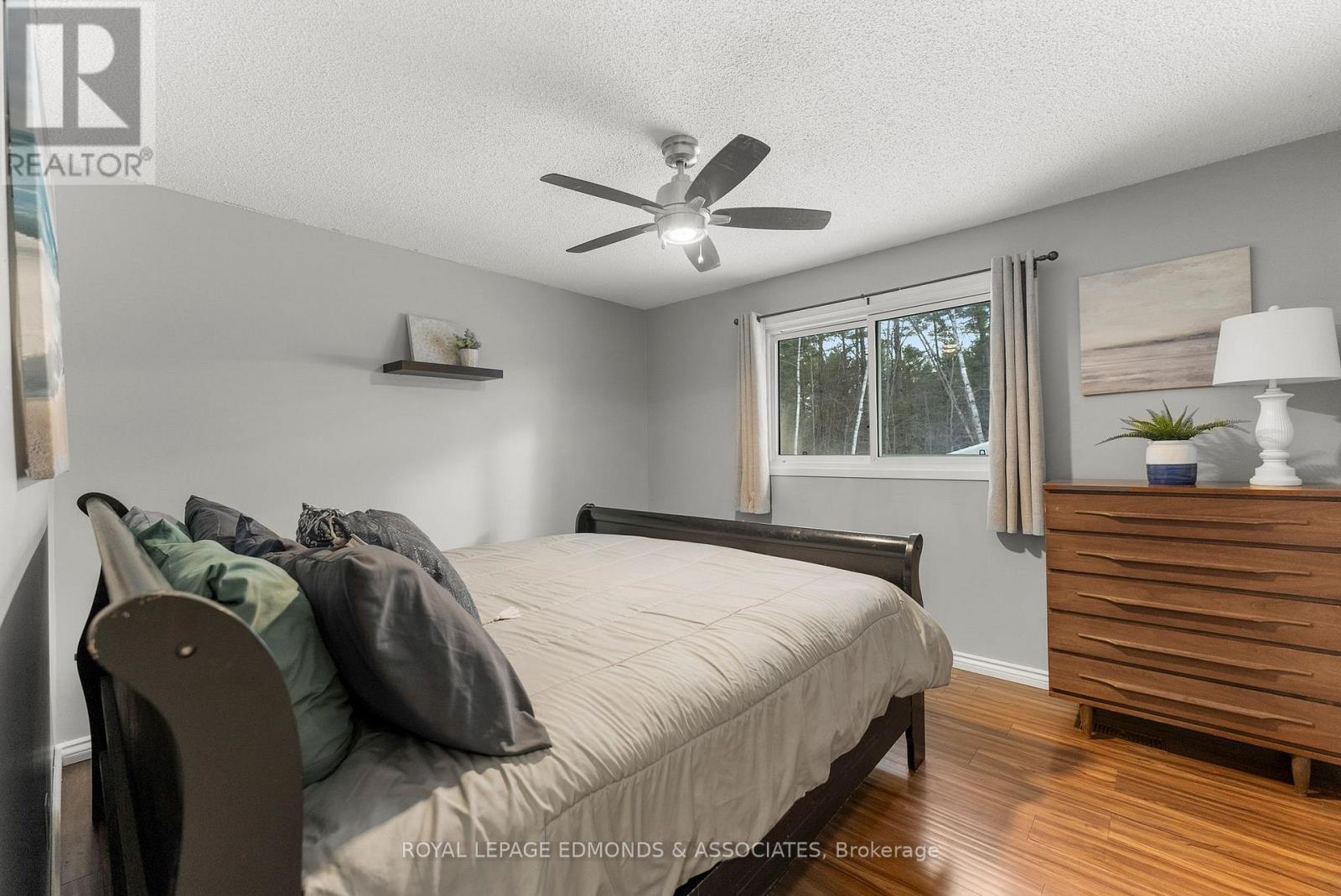 43 LISA CRESCENT — photo 25