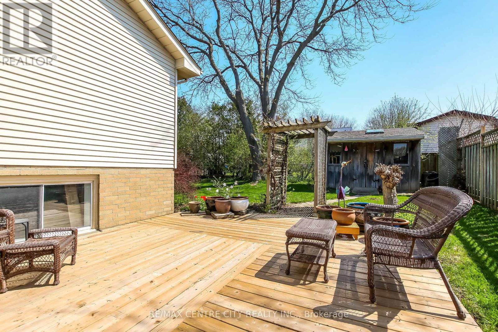 79 ASHLEY CRESCENT - 25