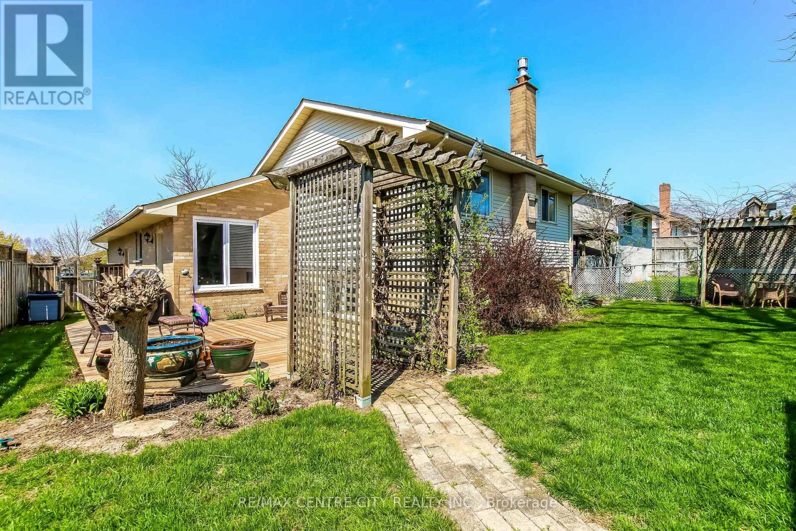 79 ASHLEY CRESCENT - 29