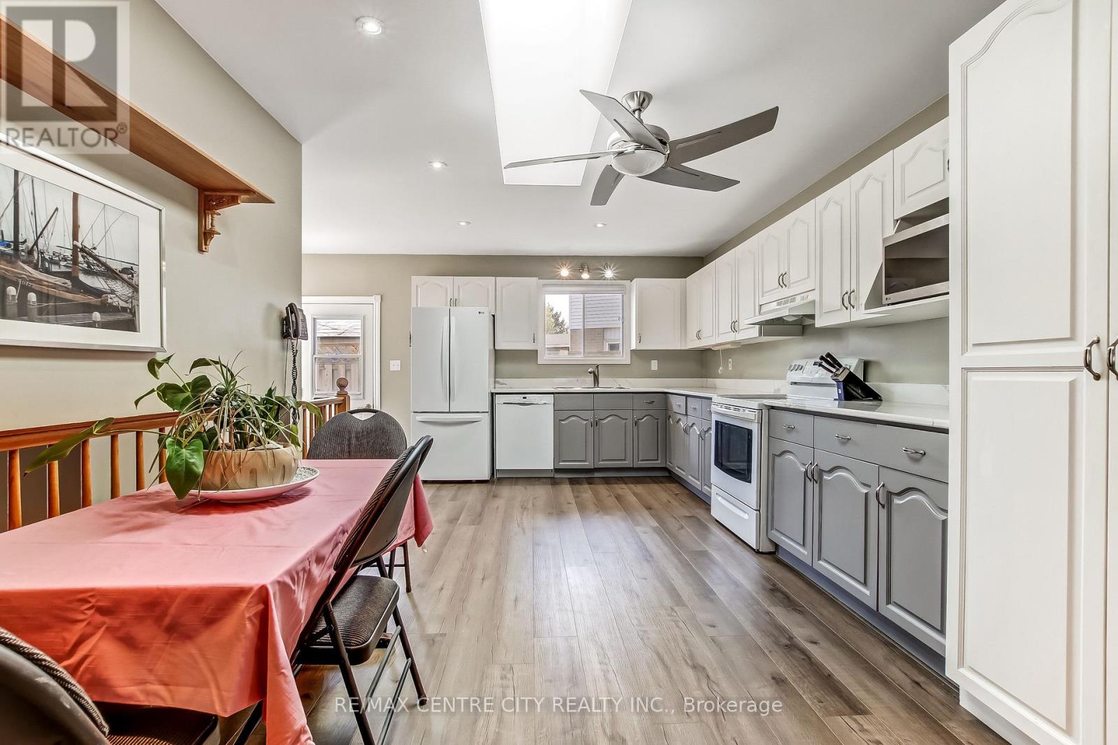 79 ASHLEY CRESCENT - 9