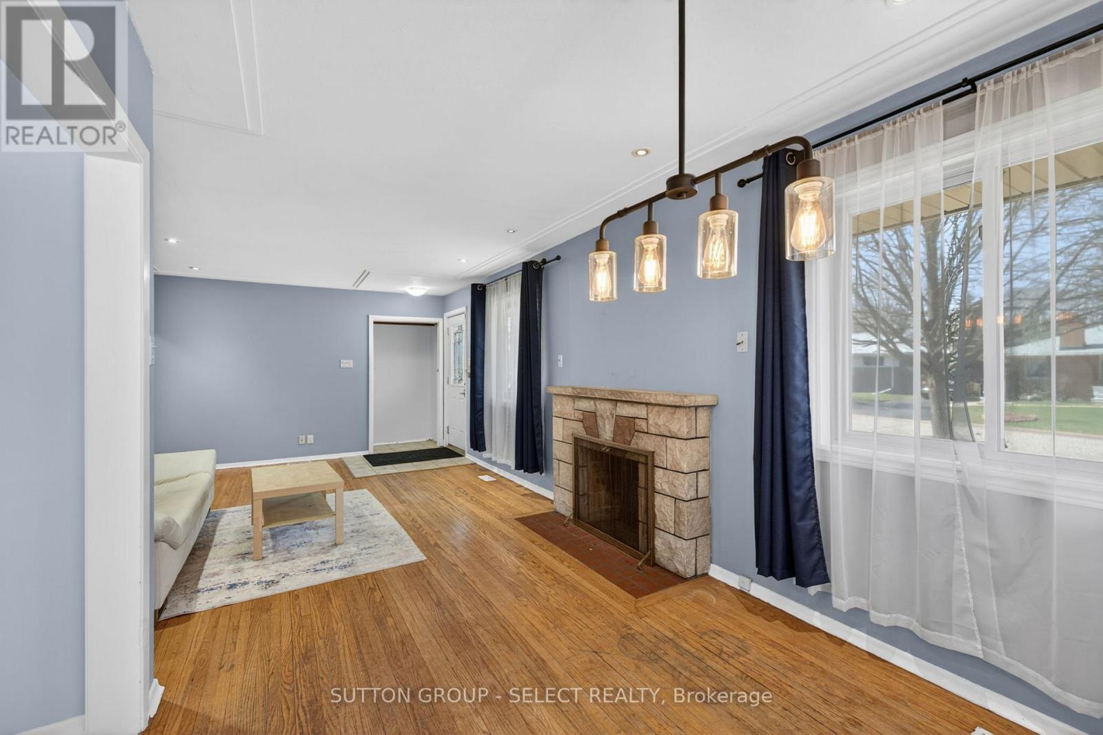 198 ARLINGTON CRESCENT — photo 10