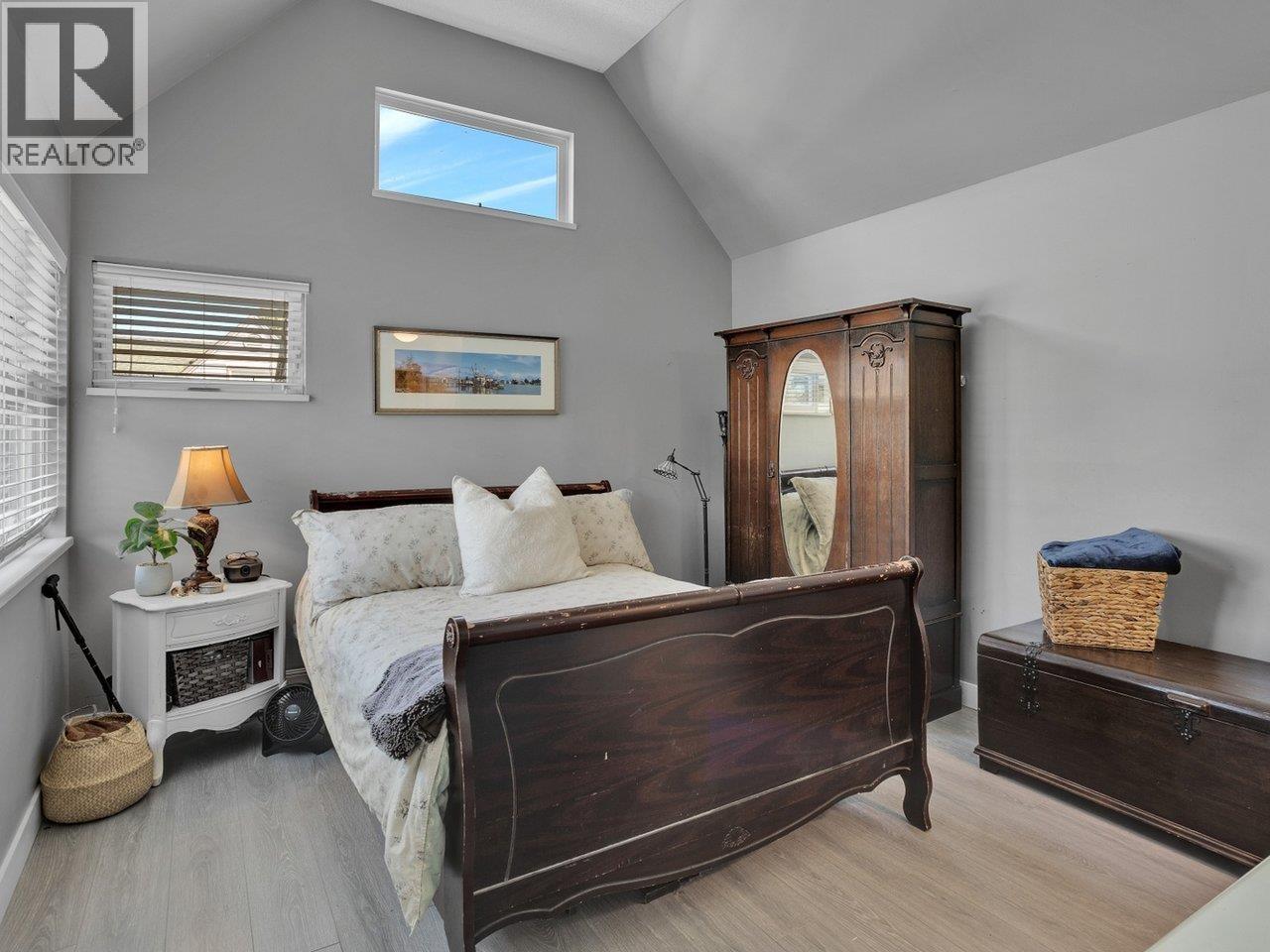 #314-4885 53 Street, Delta