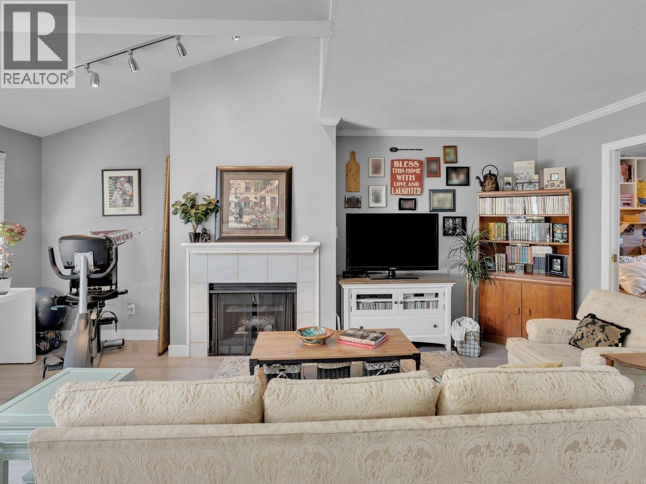 #314-4885 53 Street, Delta