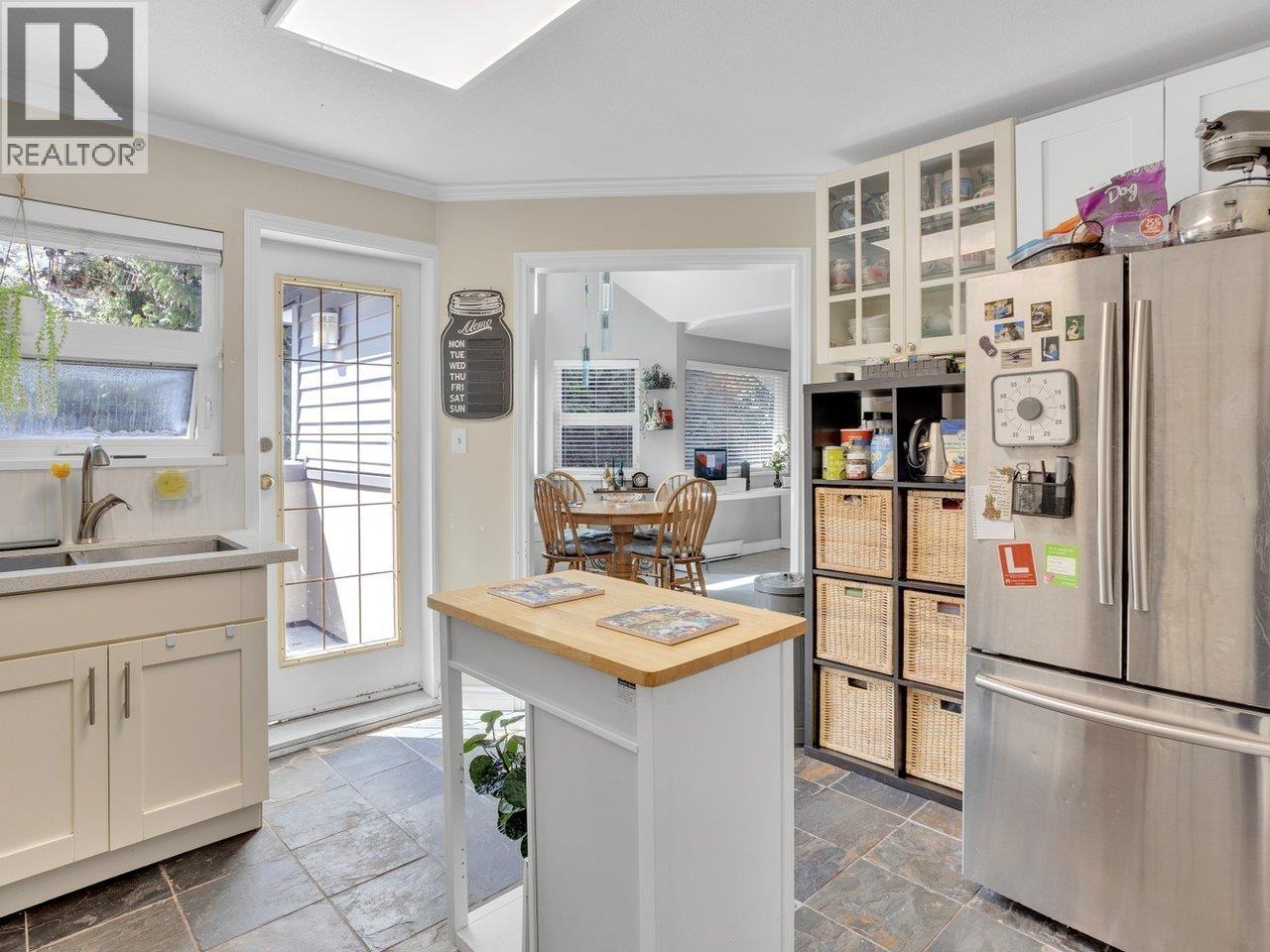 #314-4885 53 Street, Delta