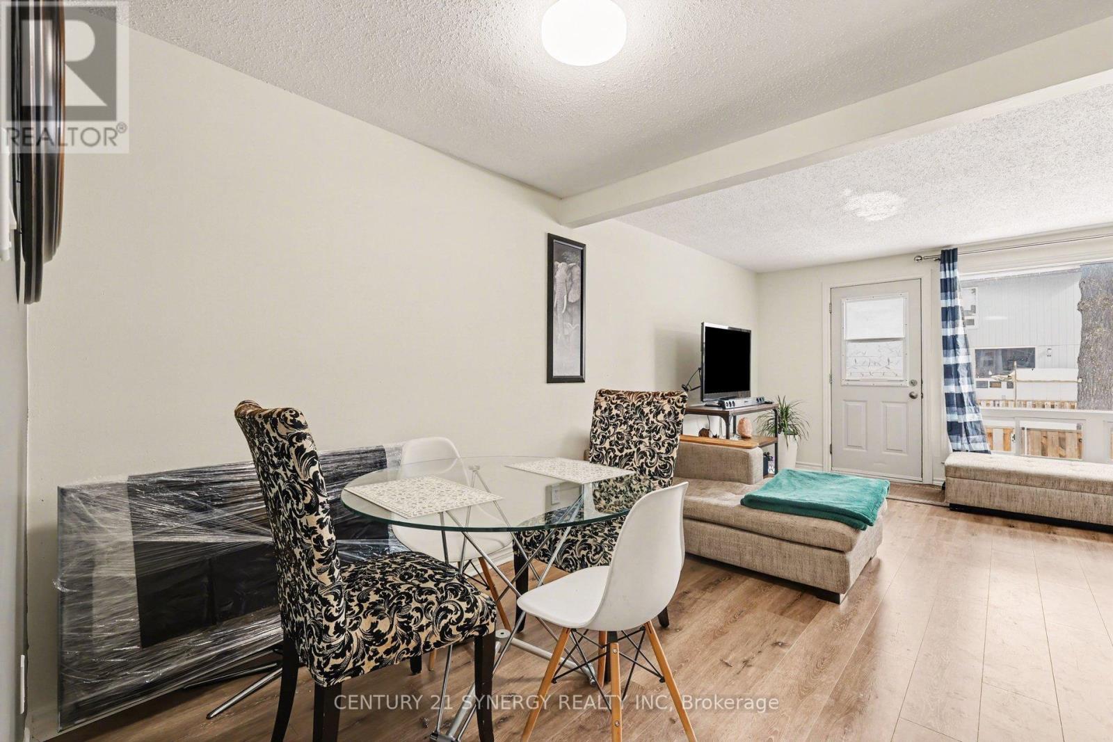 65 - 24 SHERWAY DRIVE — photo 12