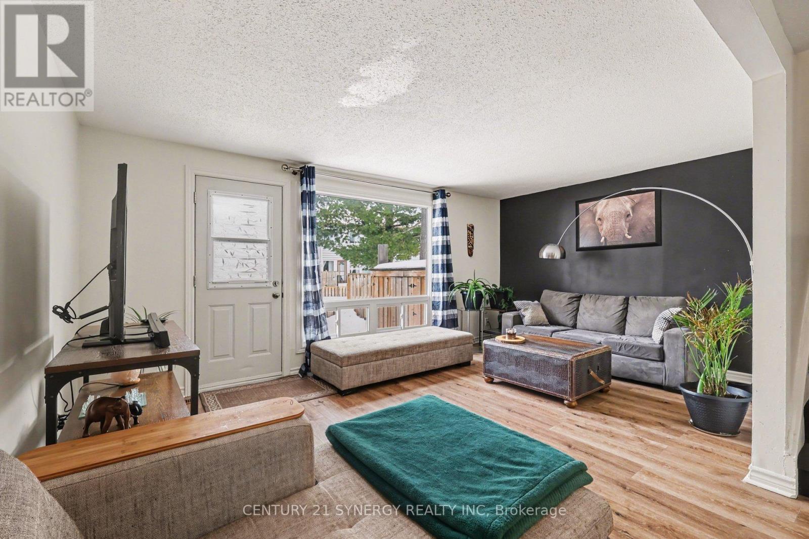 65 - 24 SHERWAY DRIVE — photo 15