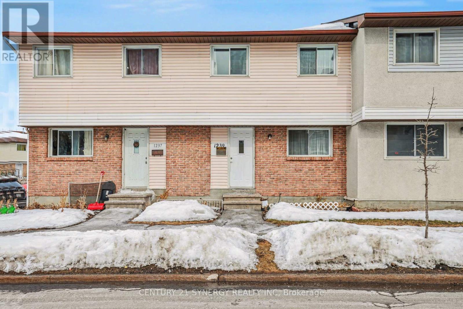 #73 1239 BOWMOUNT STREET - 3