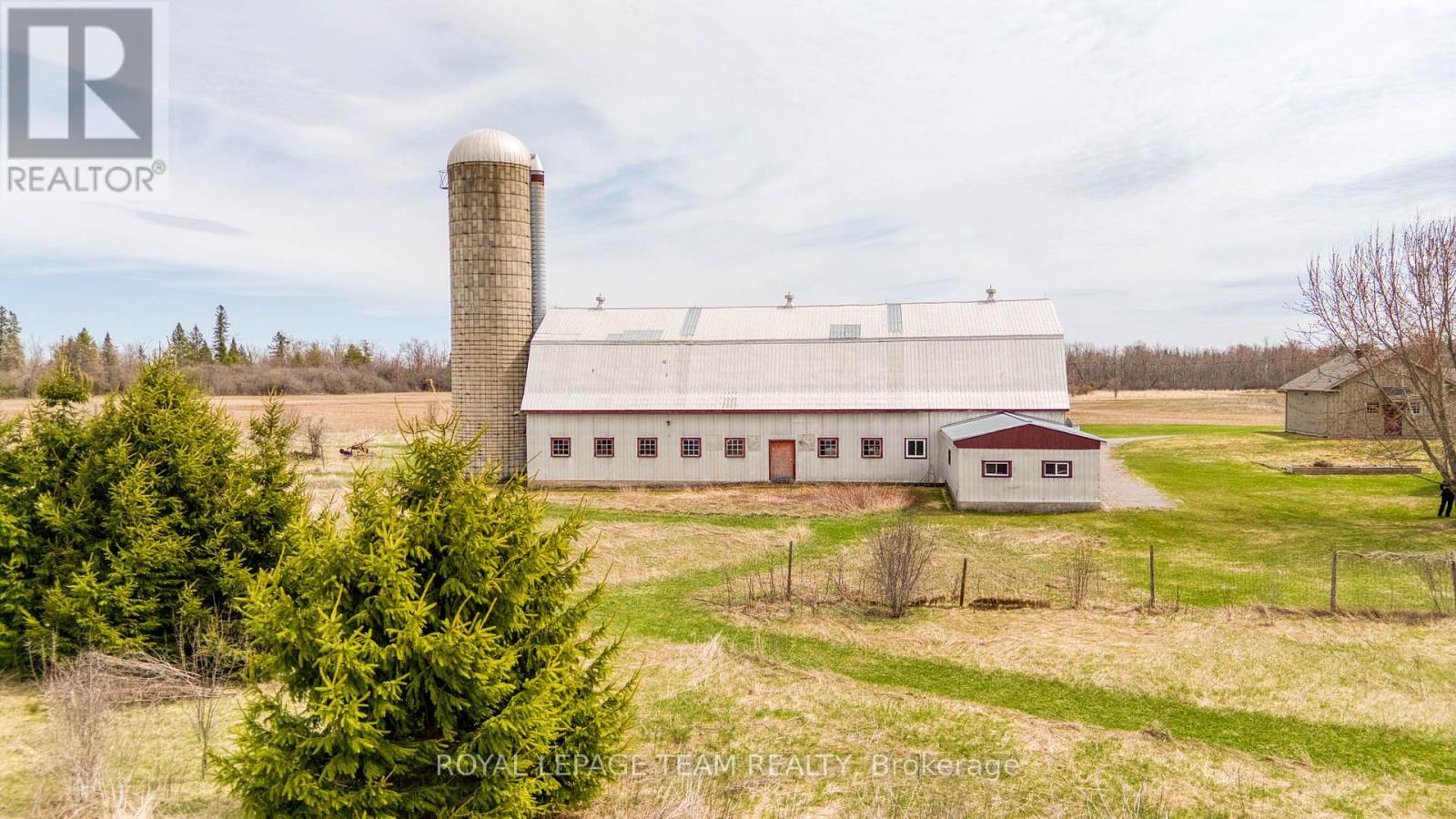 1202 RAMSAY CONCESSION 8 ROAD - 34