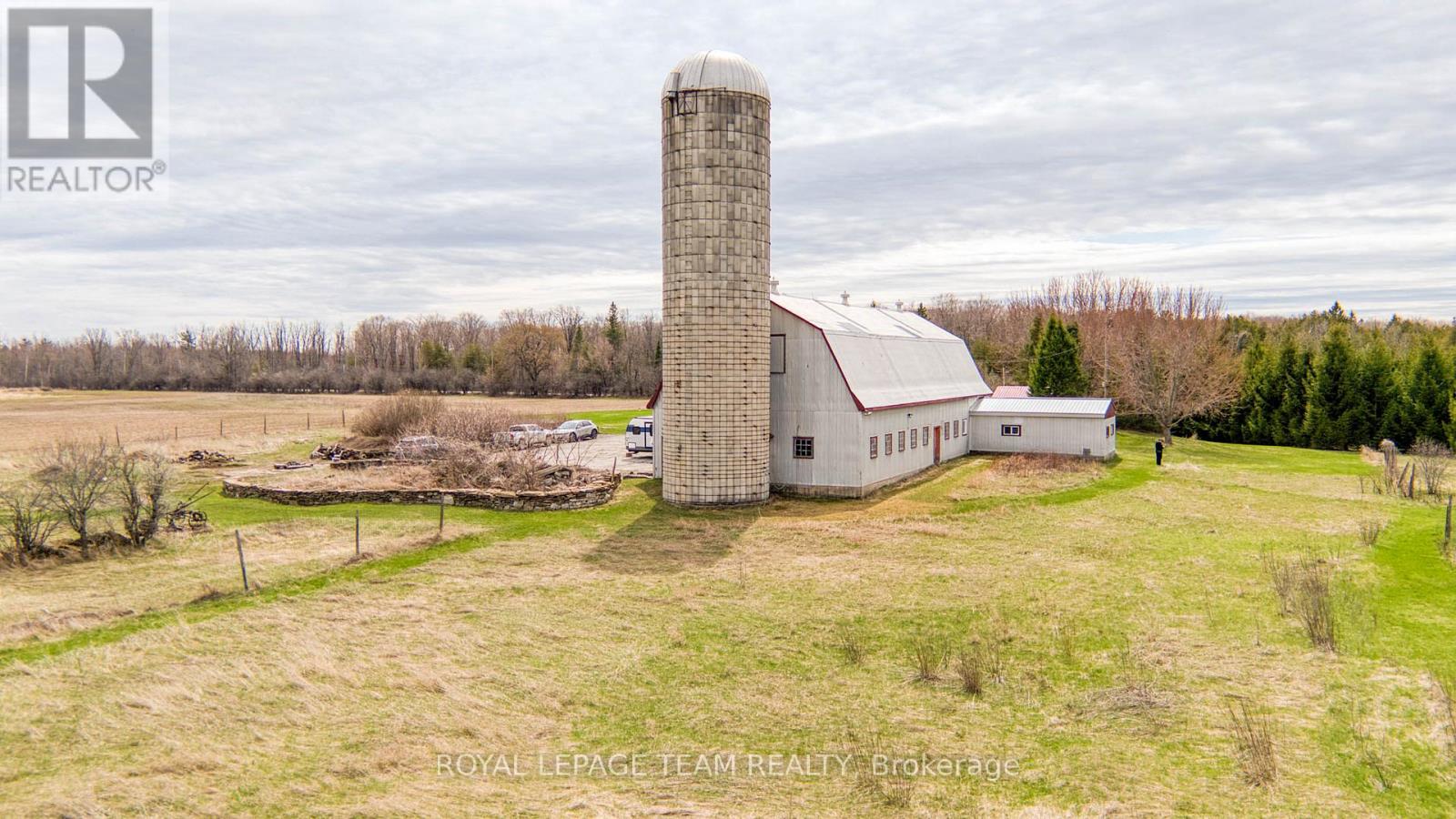 1202 RAMSAY CONCESSION 8 ROAD - 35