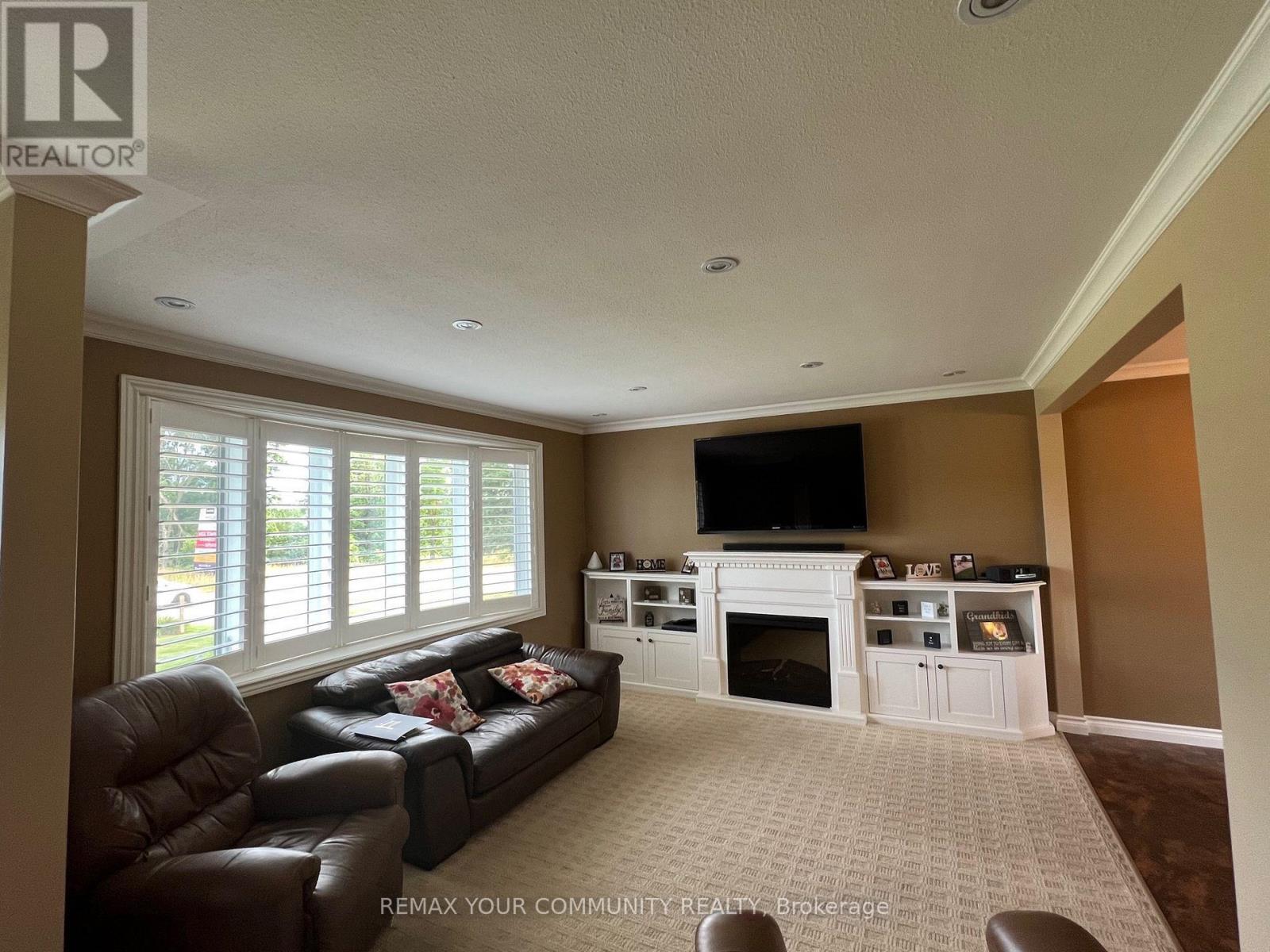745088 OXFORD ROAD 17 — photo 21