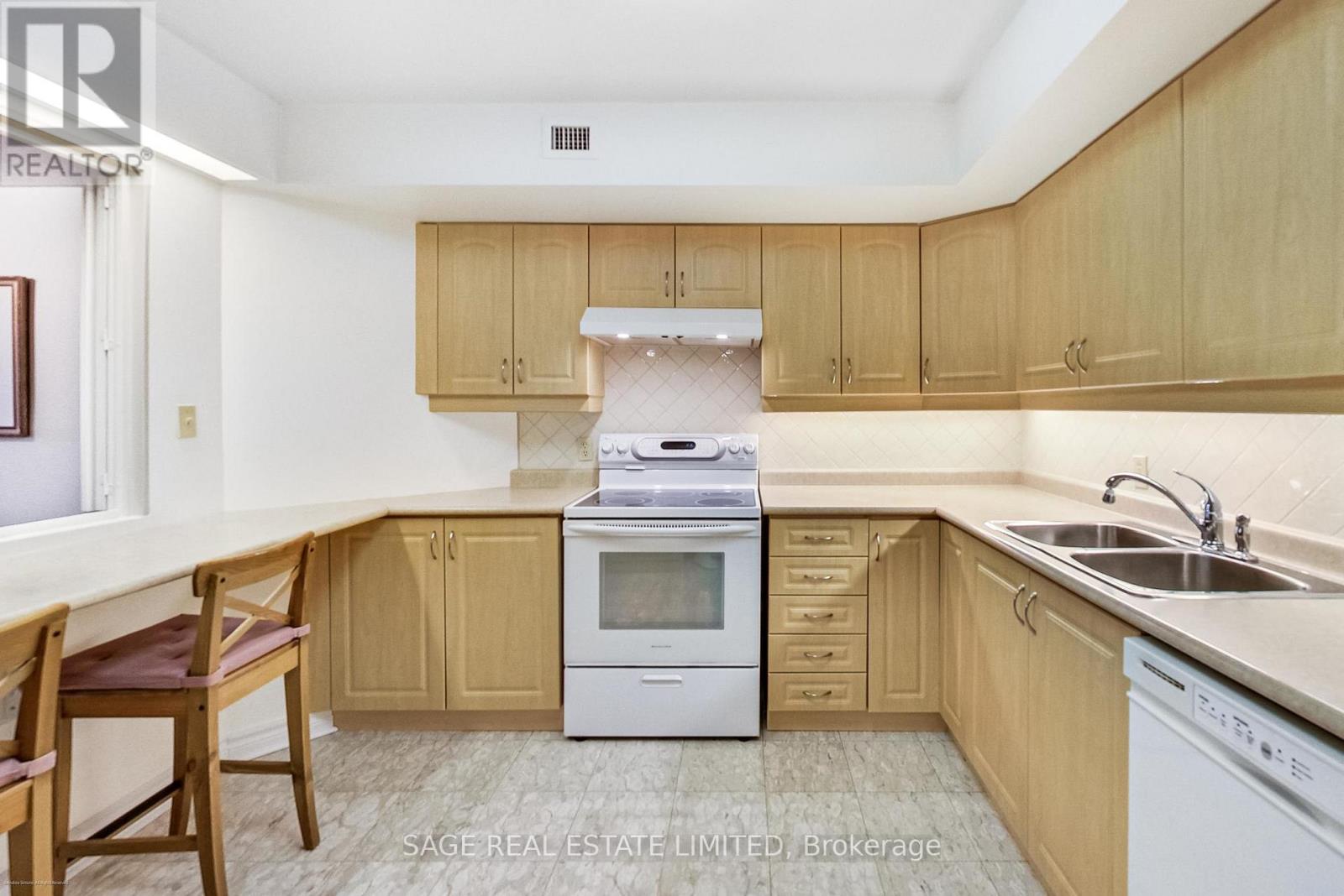 #207 1177 YONGE STREET - 12