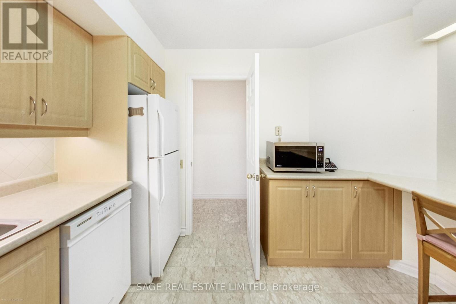 #207 1177 YONGE STREET - 13