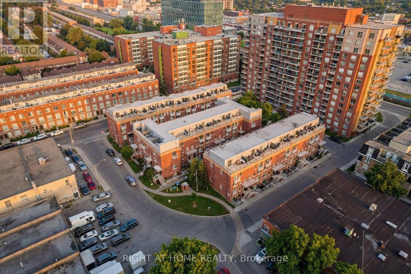 Listing photo of 112 - 1 RUTTAN STREET