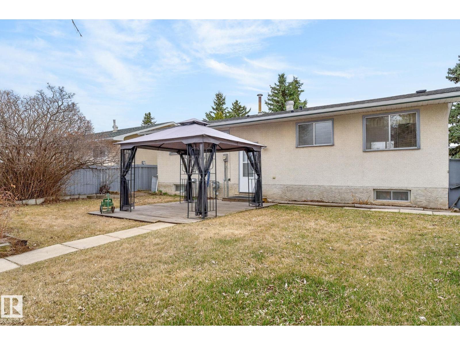 17 BROOKSIDE CR, Spruce Grove