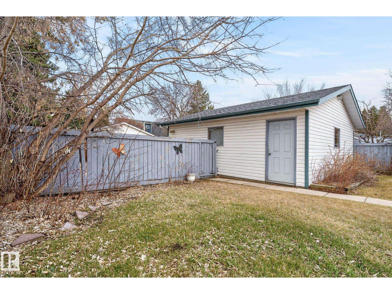 17 BROOKSIDE CR, Spruce Grove