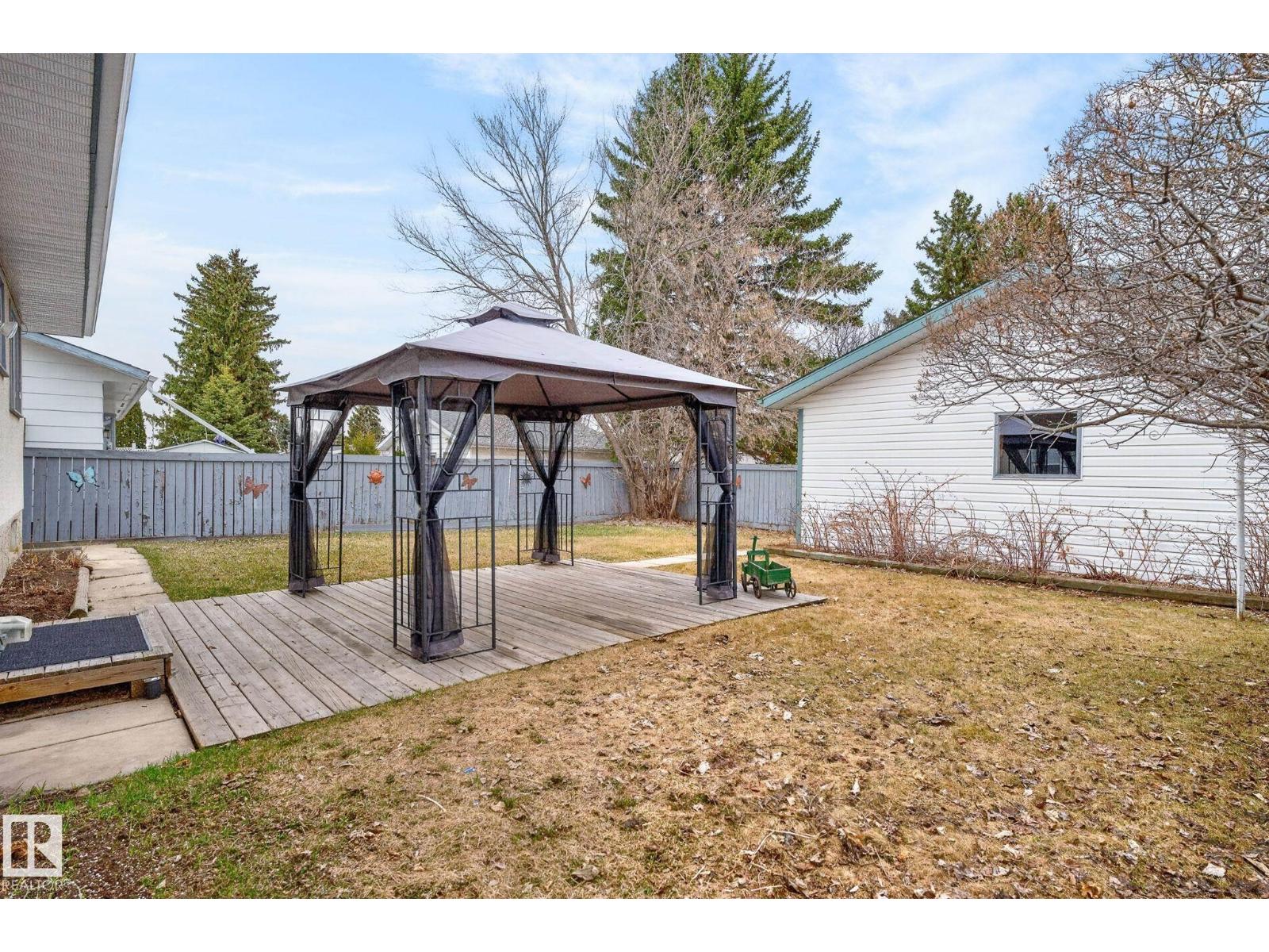 17 BROOKSIDE CR, Spruce Grove