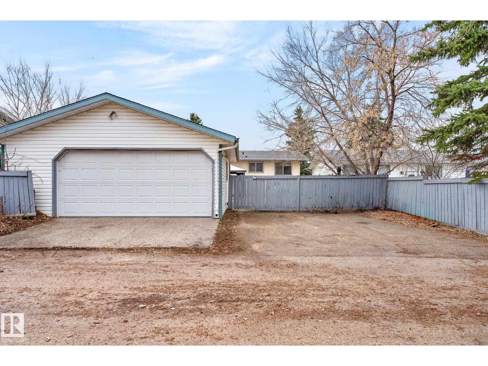 17 BROOKSIDE CR, Spruce Grove