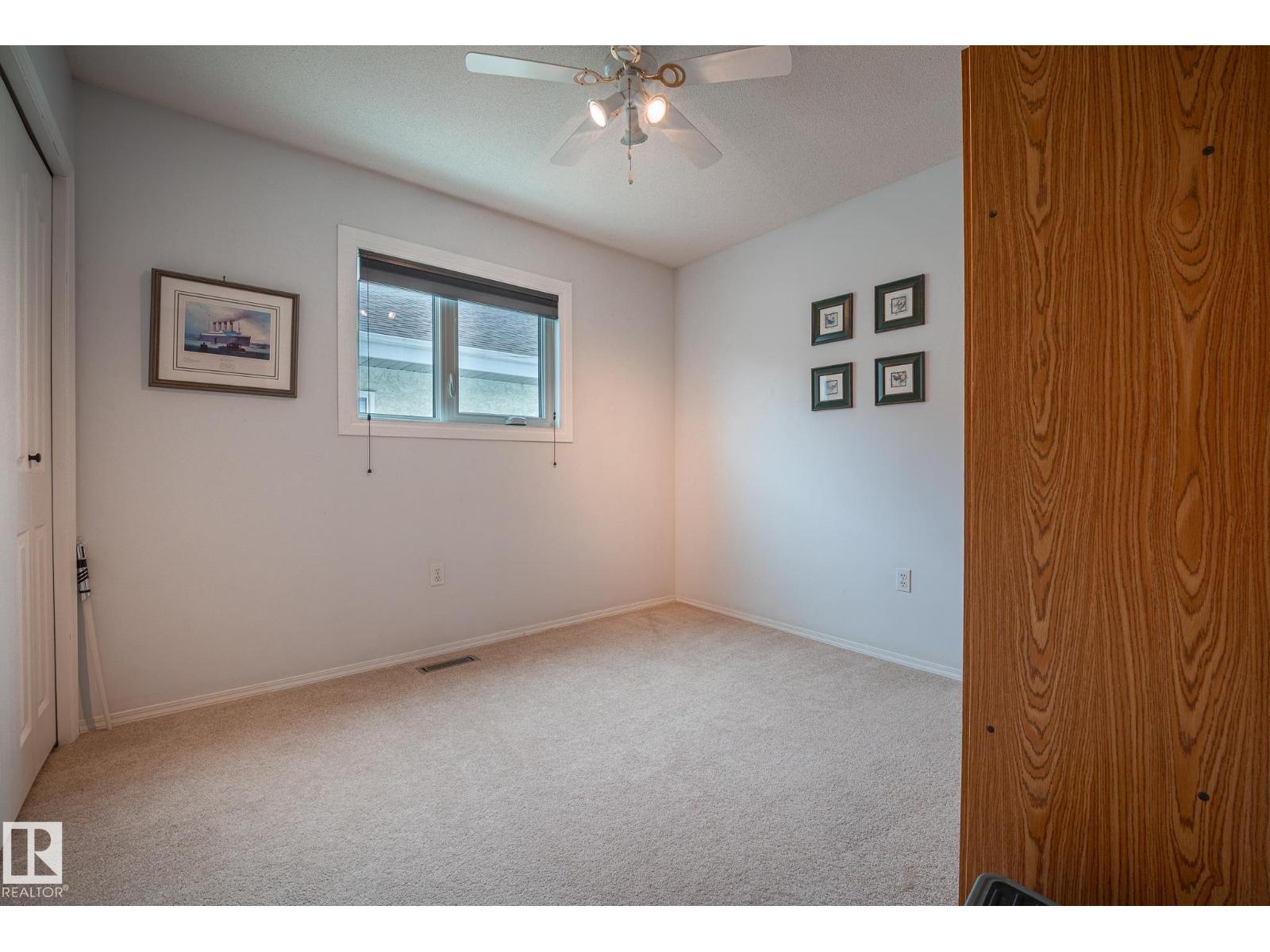 7011 158 AV NW, Edmonton