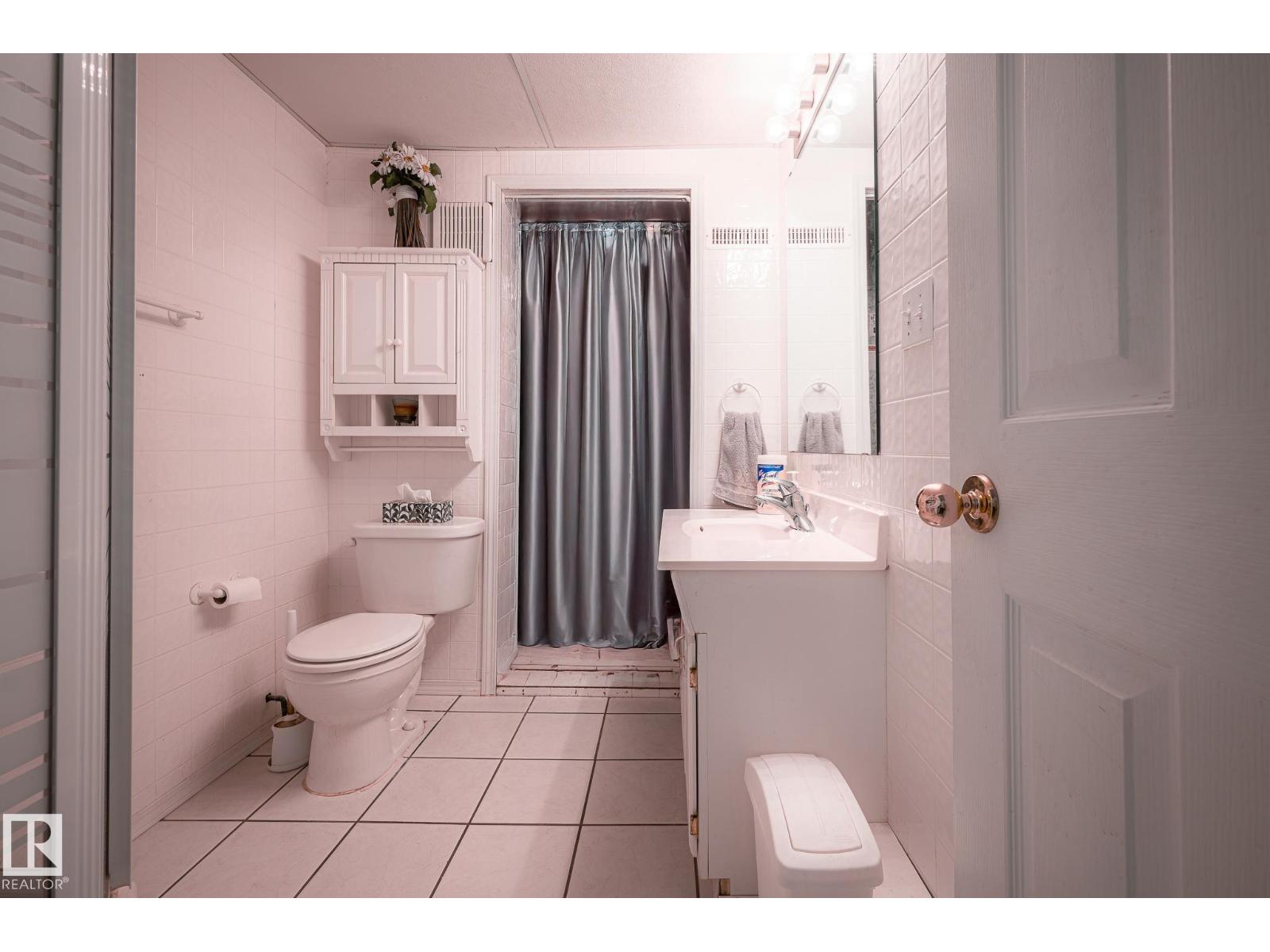 7011 158 AV NW, Edmonton