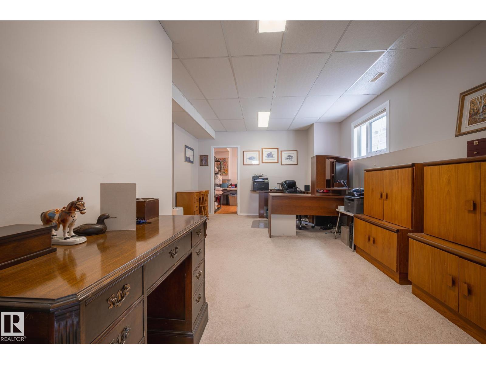 7011 158 AV NW, Edmonton