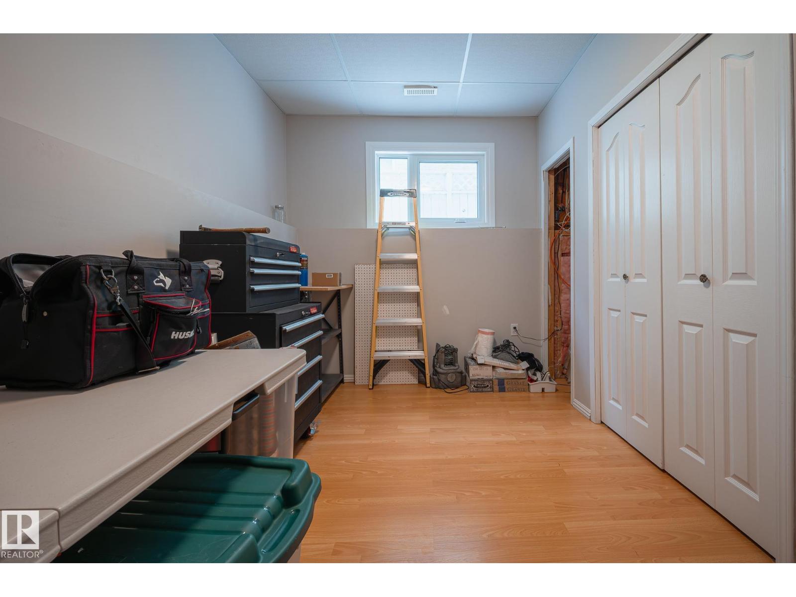 7011 158 AV NW, Edmonton