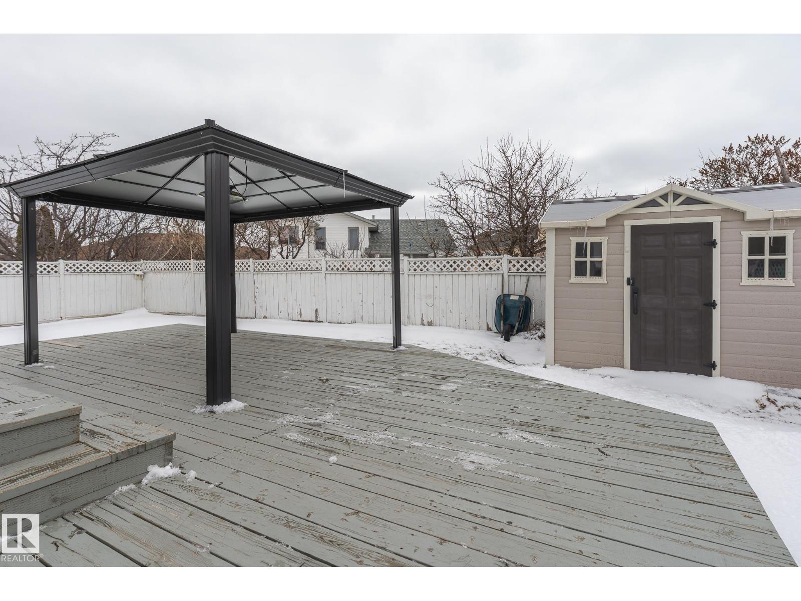 7011 158 AV NW, Edmonton