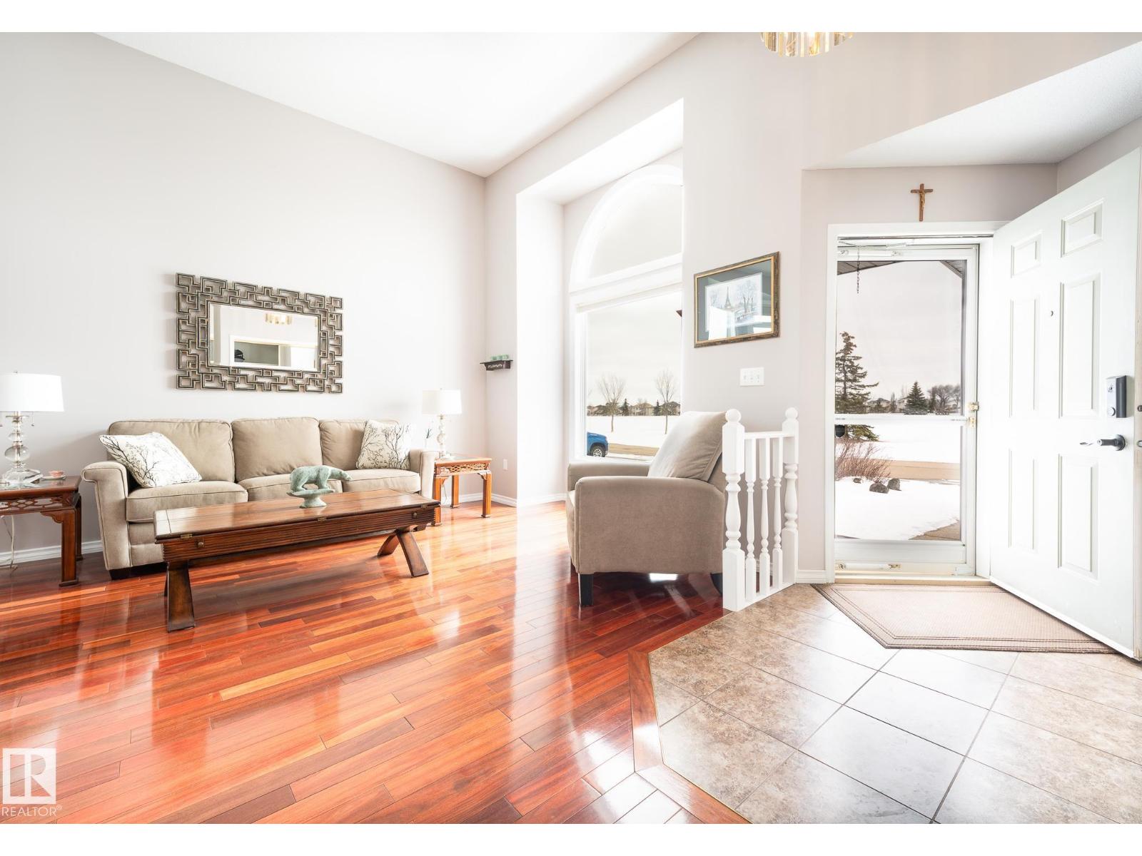 7011 158 AV NW, Edmonton