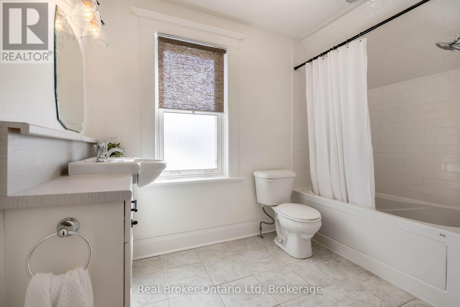 303022 GREY ROAD 15 ROAD - 32
