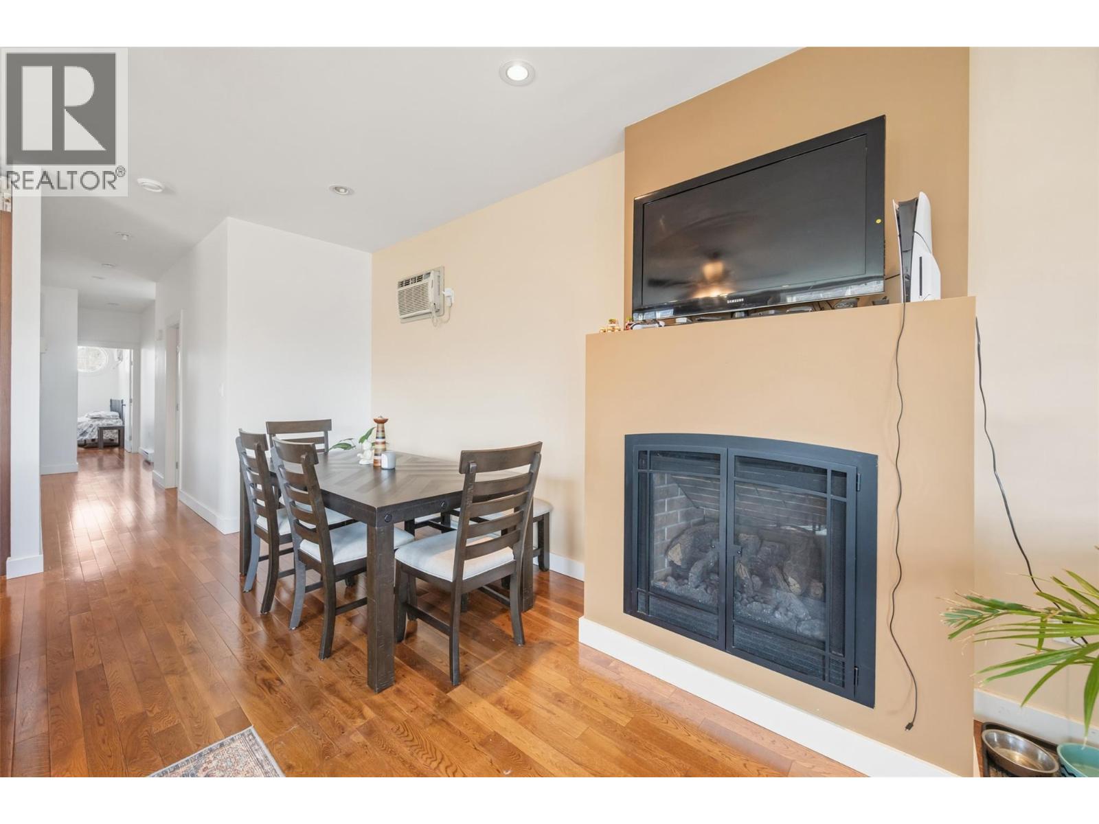#102 598 WADE Avenue - 15