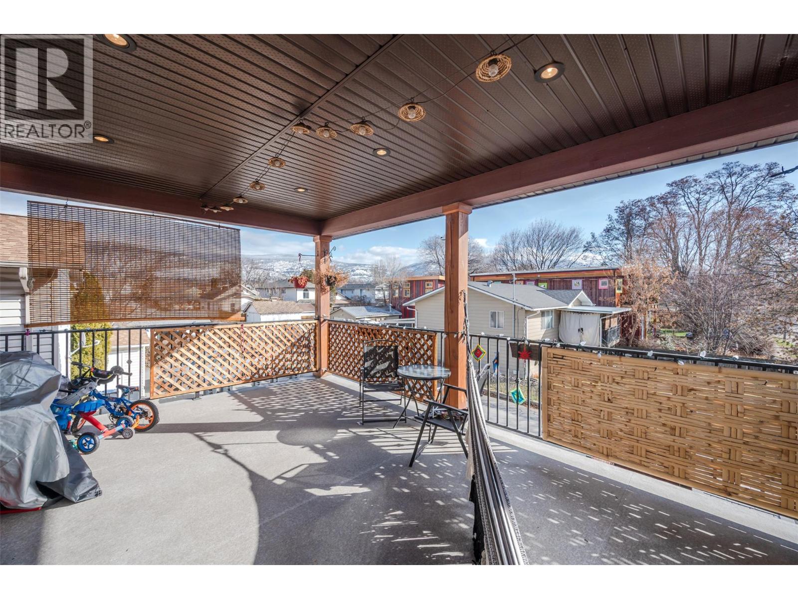 #102 598 WADE Avenue - 27