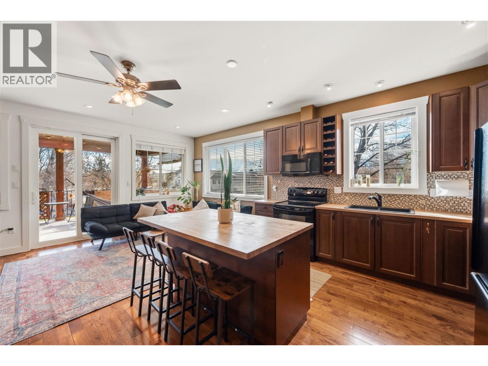 #102 598 WADE Avenue - 3