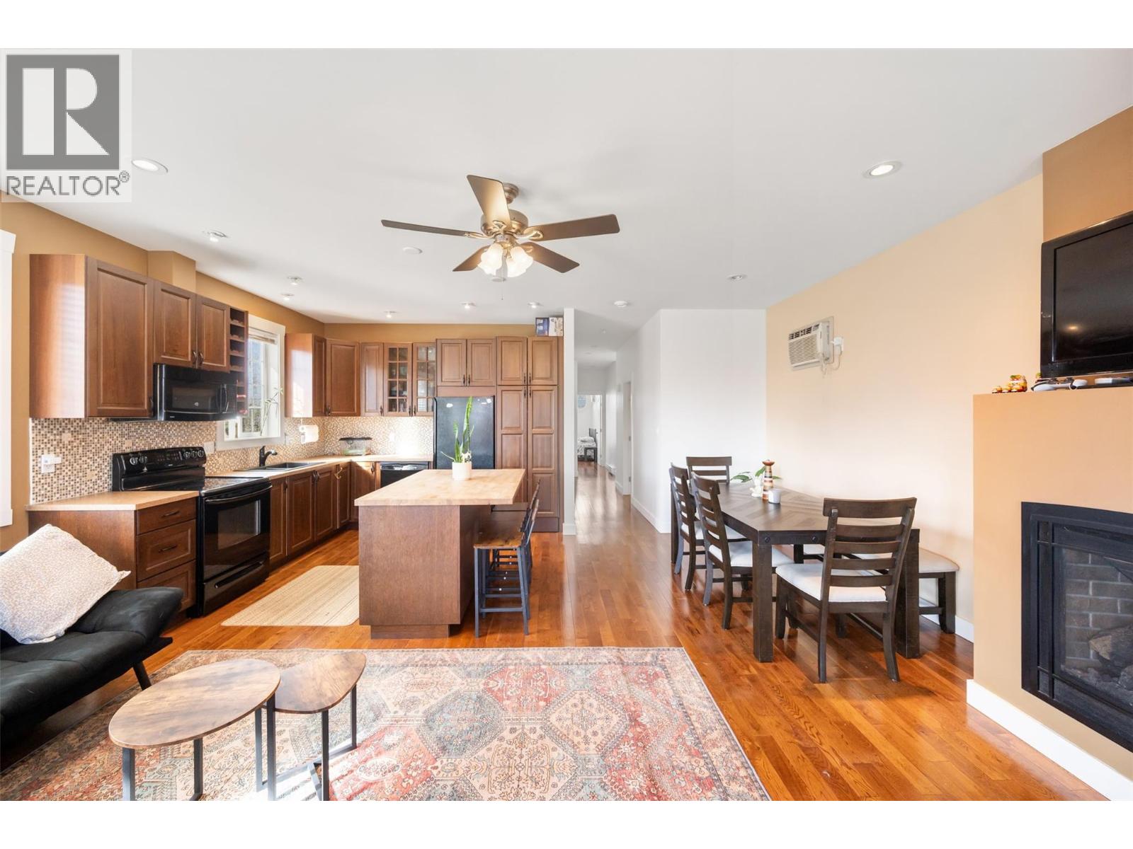 #102 598 WADE Avenue - 7