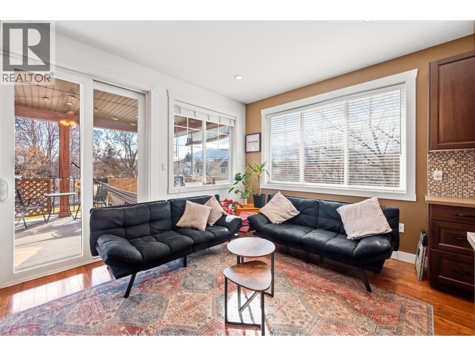 #102 598 WADE Avenue - 8