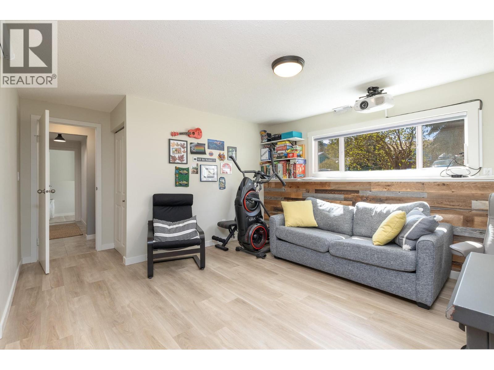 4751 71 Avenue NE, Salmon Arm