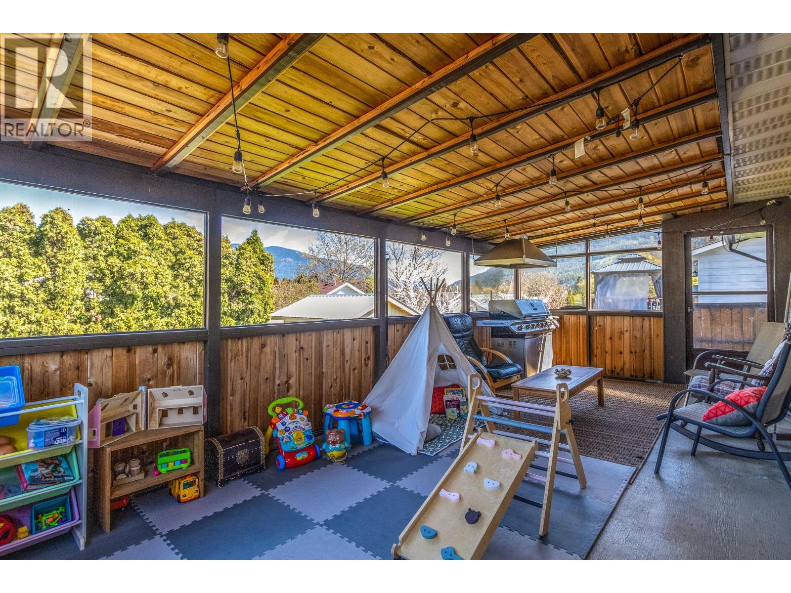 4751 71 Avenue NE, Salmon Arm