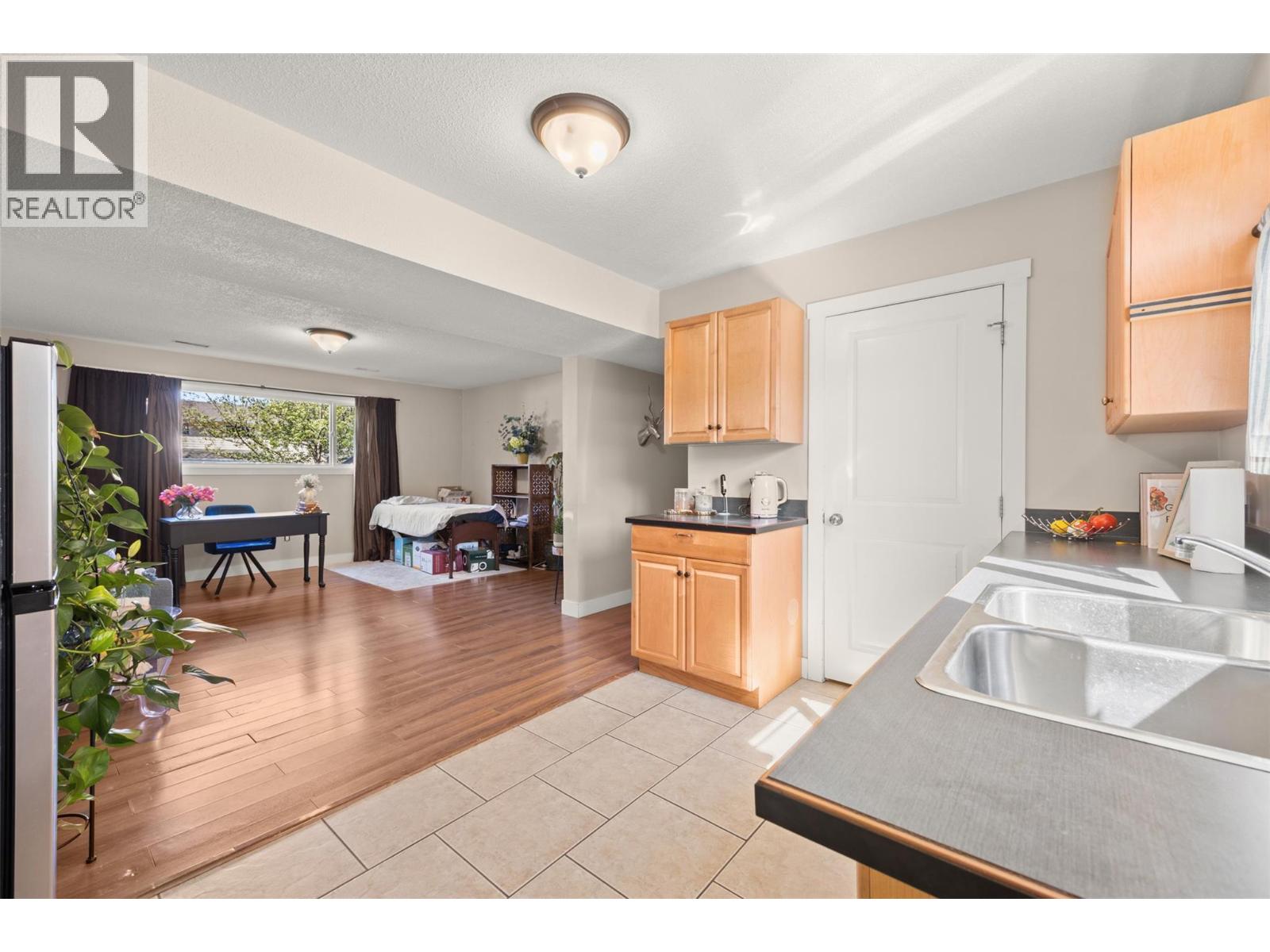 563 Hemlock Road, Kelowna