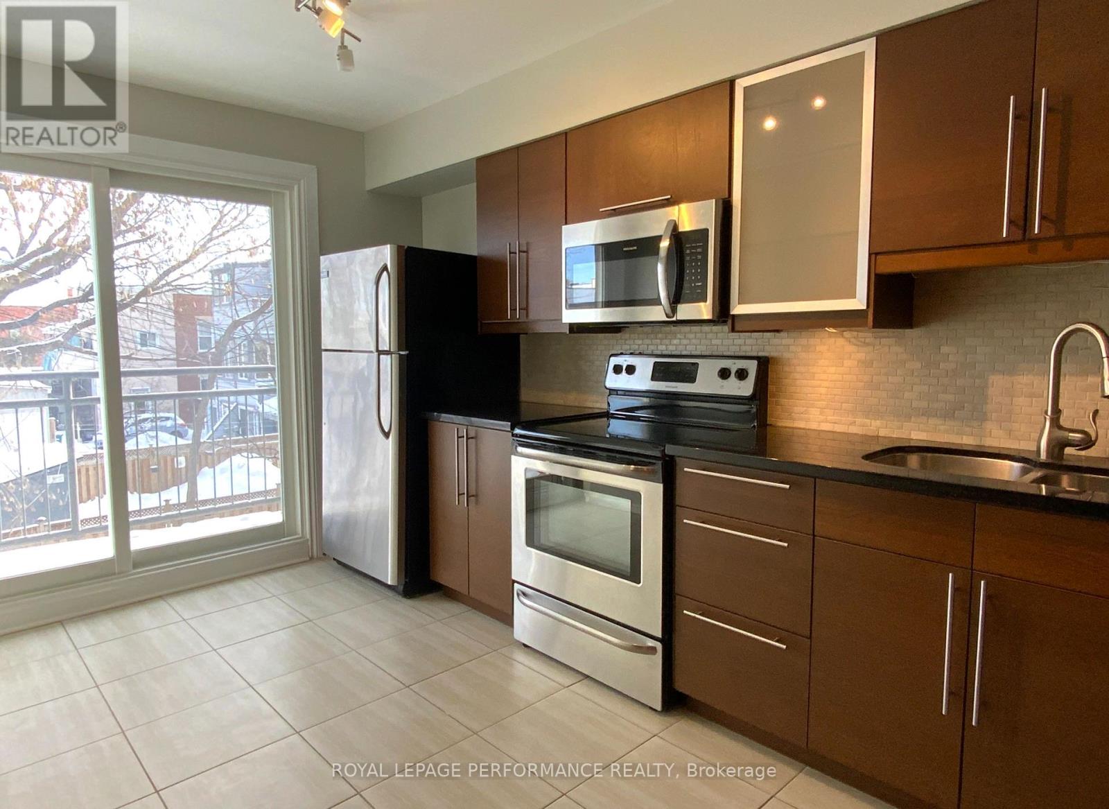 2 Bed, 3 Bath House for Rent in Ottawa – B – 185 CUMBERLAND STREET, Ottawa – MLS# X12904406 - Image 16