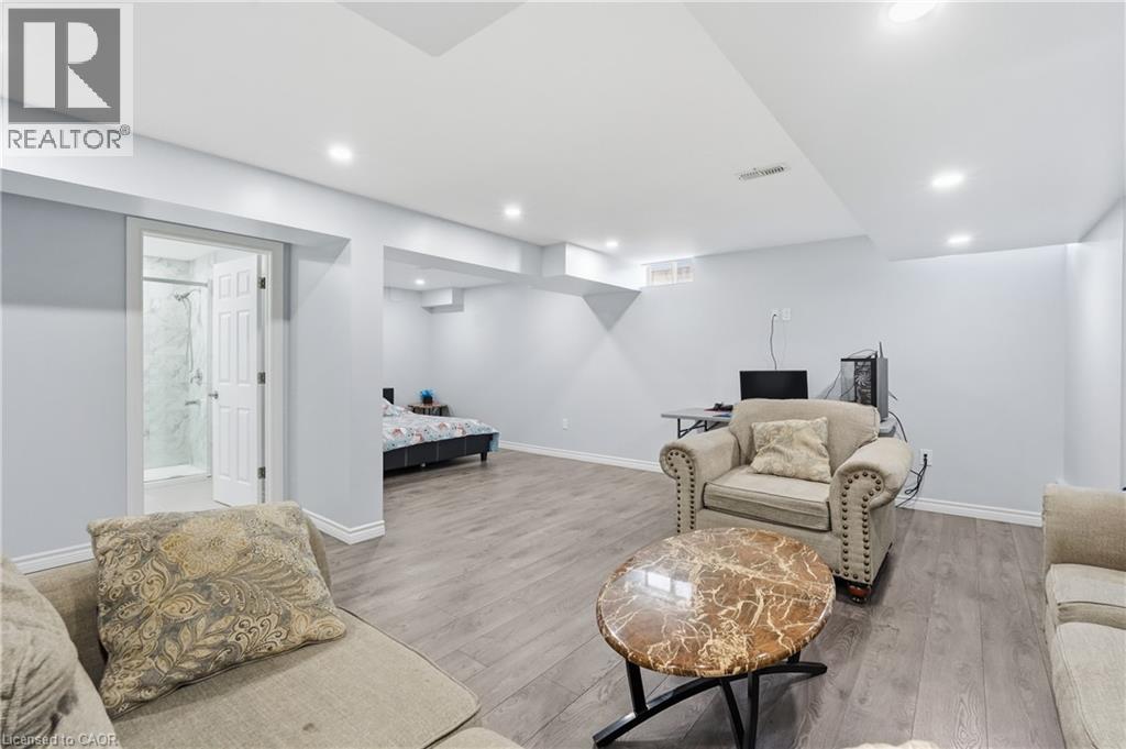 57 THOMPSON Road - 27