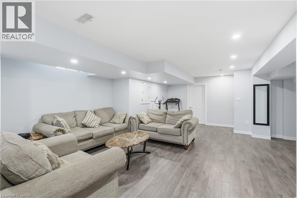 57 THOMPSON Road - 28